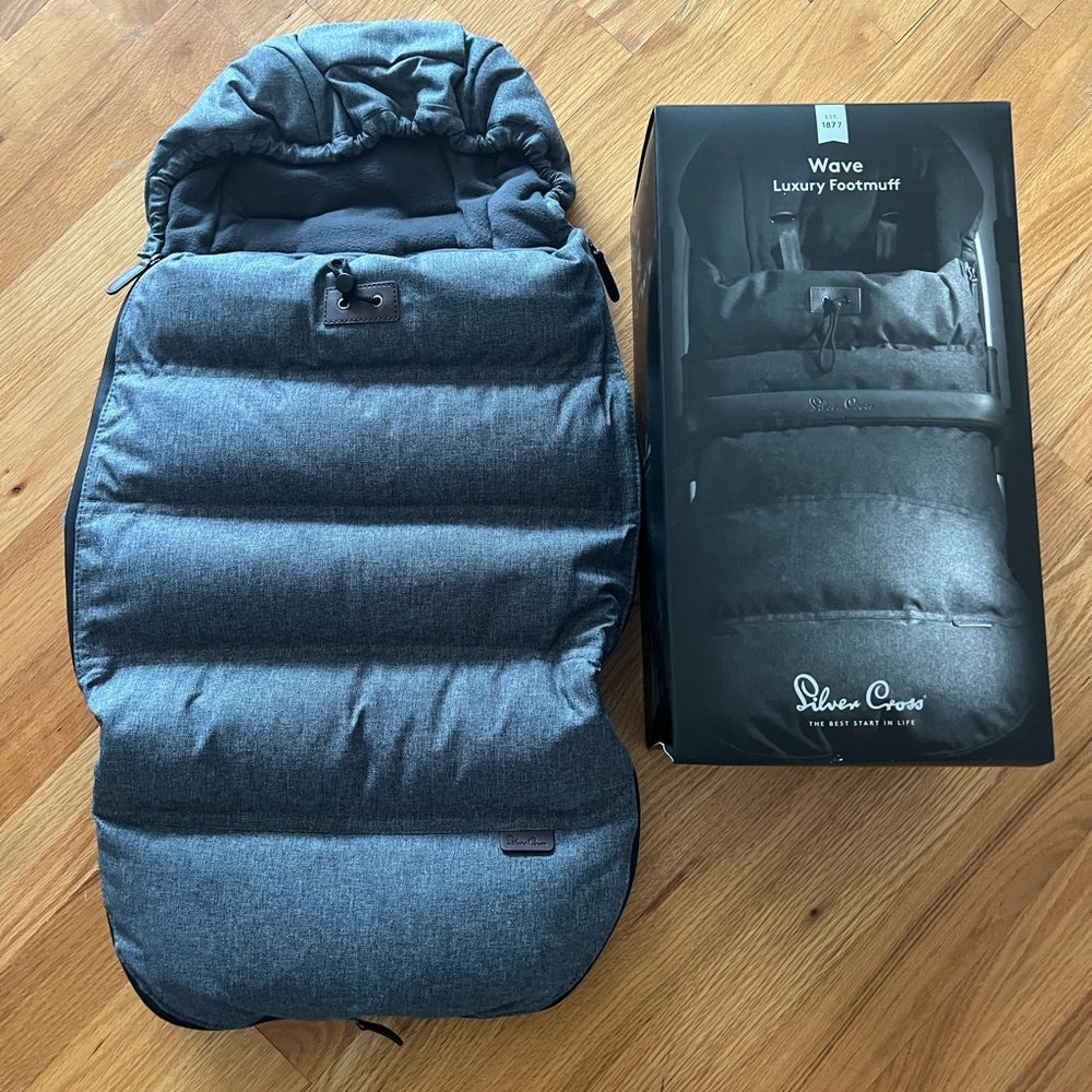 NIB $150 Silver Cross Wave Footmuff, slate